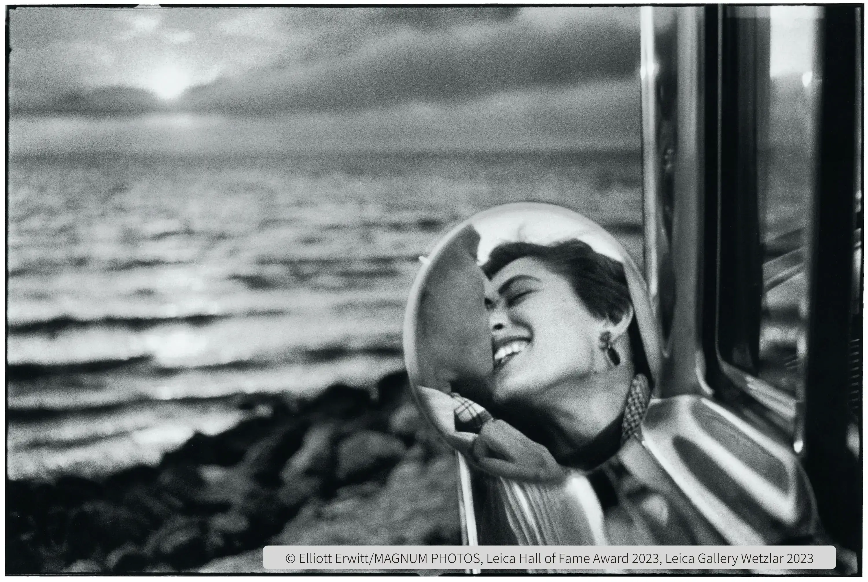 写真展 「In Conversation: A Photographic Dialogue Between Elliott Erwitt and John Sypal 」